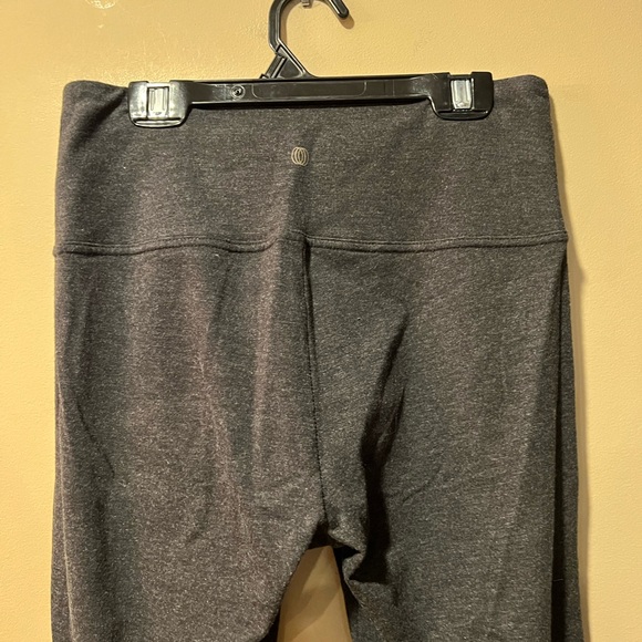 Grey Leggings w/White Lotus Flower Graphic at Ankle - Picture 9 of 13